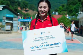 <a href="/giai-tri" title="Giải trí" rel="dofollow">Giải trí</a>