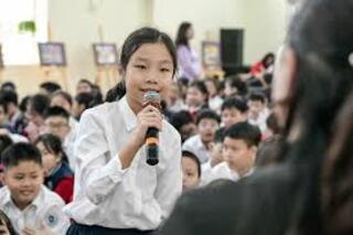 Học sinh Thủ đô hưởng ứng Ngày pháp luật Việt Nam