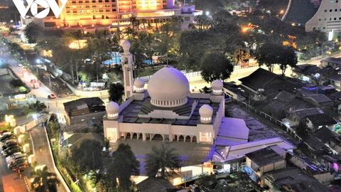 Ca mắc Covid-19 tăng nhanh, Indonesia đình chỉ các cuộc hành hương về Mecca