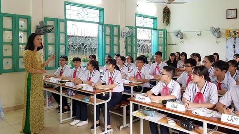 Nặng gánh "khoán" chỉ tiêu, giáo viên mệt mỏi vì luyện thi học sinh giỏi