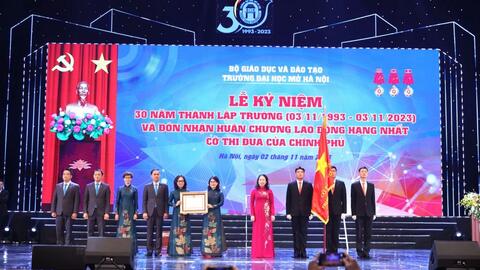 Tiên phong phát triển giáo dục mở và kiến tạo xã hội học tập