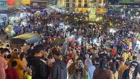 Lâm Đồng nói gì việc cháy phòng, du khách dựng lều qua đêm ở hồ Xuân Hương?