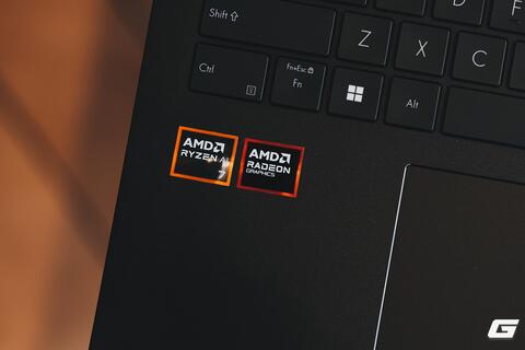 Giới trẻ quan tâm đến laptop AI trong mùa tựu trường 2025