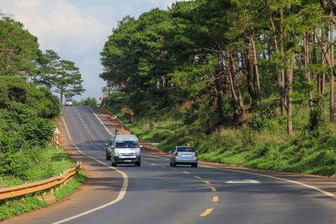 Kiến nghị đẩy nhanh tiến độ đầu tư xây dựng đường Hồ Chí Minh kéo dài