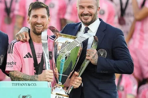 Messi bị 5 huyền thoại cho 'ngửi khói' ở danh hiệu Vua phá lưới