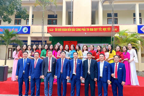 Giữ lửa trí thức dưới chân dãy Trường Sơn