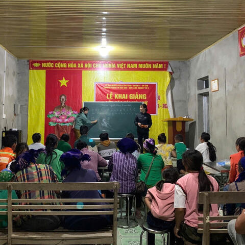 Niềm vui 'gieo chữ' của cô giáo vùng cao