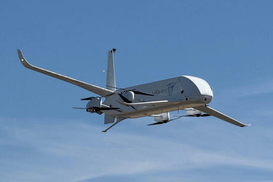 Startup trình diễn drone bay xa gần 1.000km chở hàng tự động cho không quân