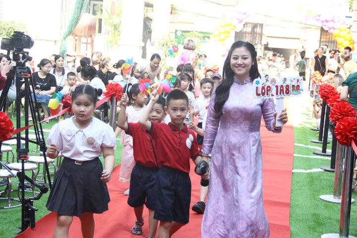 Những chính sách 'chạm' vào bục giảng