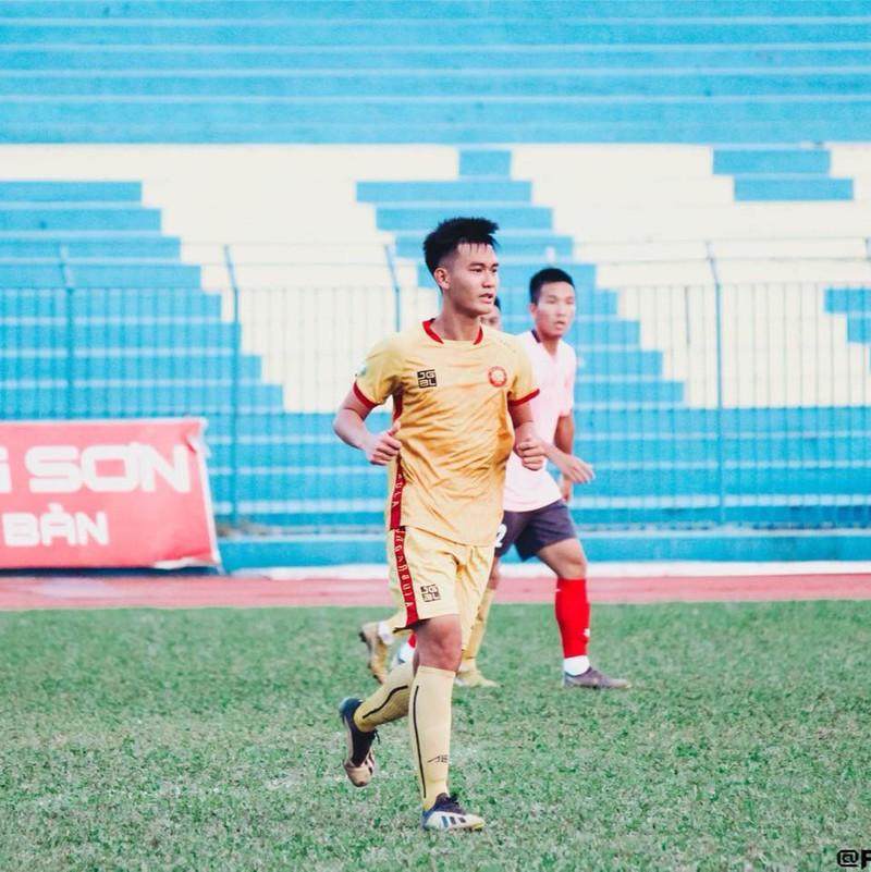 10 cau thu tre nhat du v-league 2020: binh duong