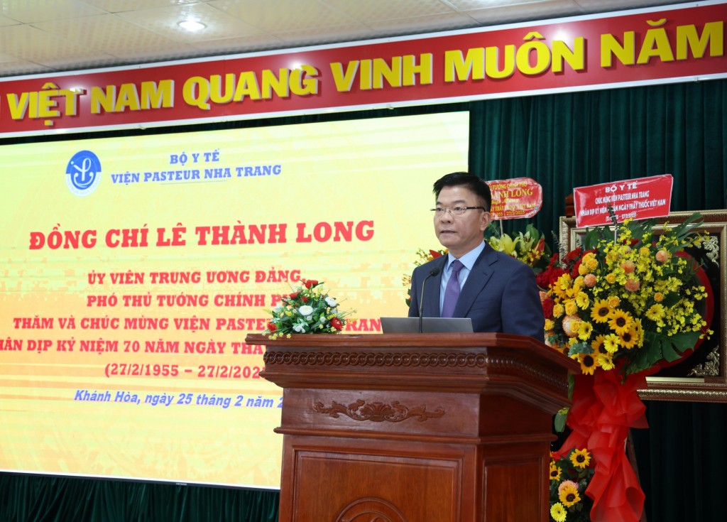 Phó Thủ tướng Lê Thành Long mong muốn và tin tưởng Viện Pasteur Nha Trang sẽ tiếp tục phát huy truyền thống và thành tựu đạt được, triển khai hiệu quả các nhiệm vụ được giao - Ảnh: VGP/Đức Tuân