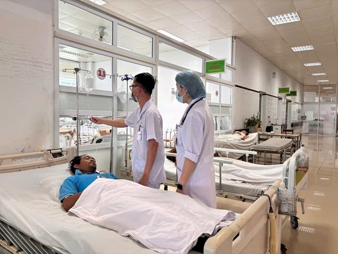 Sau bữa ăn lẩu nấm, 7 người bị ngộ độc phải nhập viện