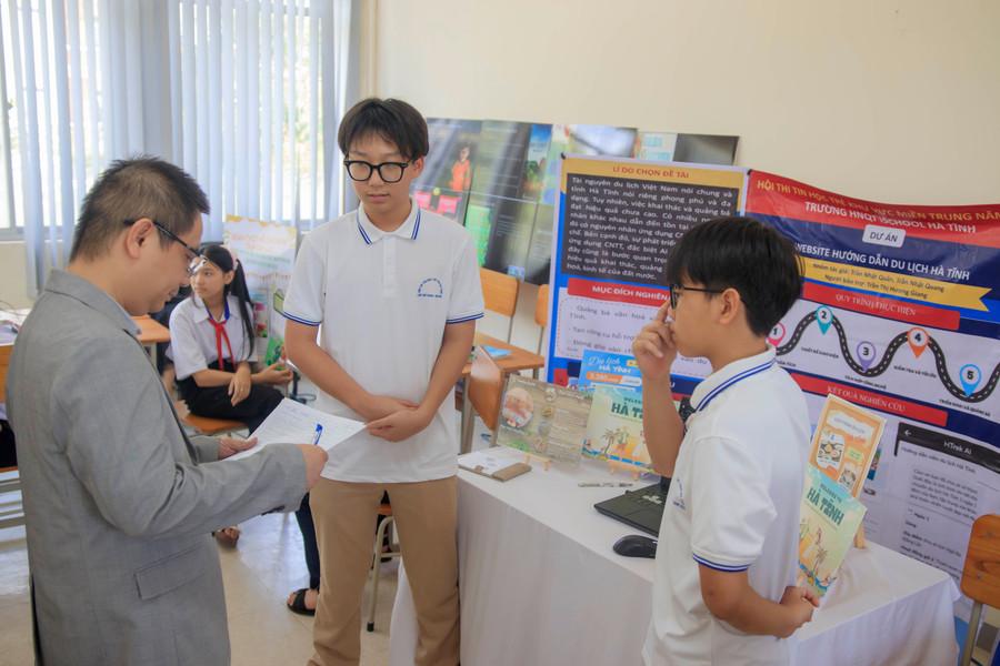 Thí sinh tham dự Hội thi Tin học Trẻ toàn quốc.