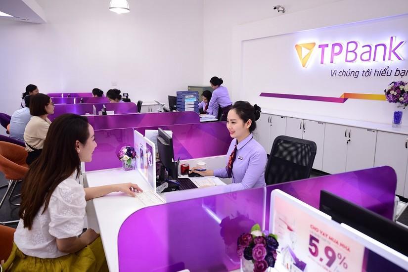 Theo đại diện TPBank, việc điều chỉnh nhân sự đồng bộ với chiến lược đổi mới toàn diện, tập trung tăng cường năng lực quản trị rủi ro, phát triển sâu phân khúc khách hàng doanh nghiệp, đặc biệt là nhóm khách hàng tổ chức lớn.