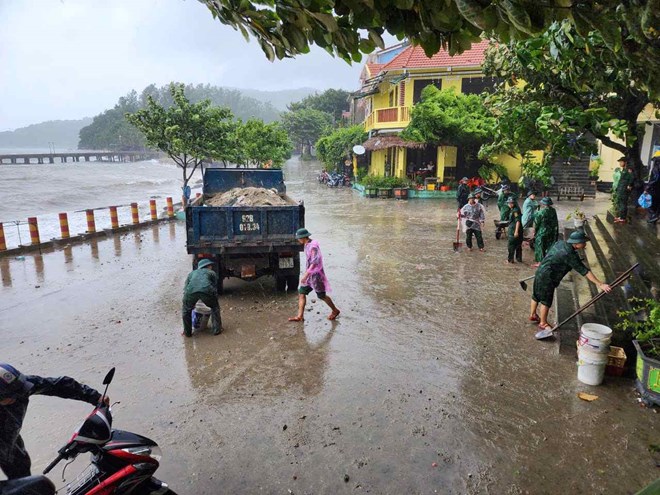 Vùng biển Đà Nẵng đã có gió giật cấp 7, sóng lớn dữ dội