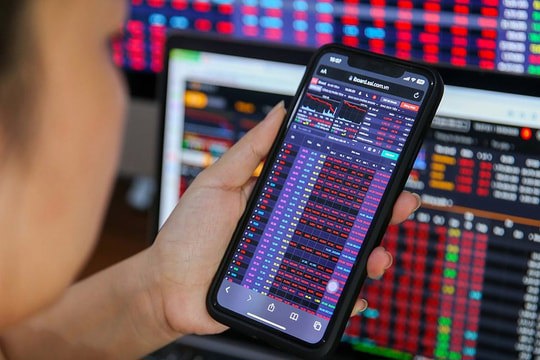 Áp lực bán vẫn hiện hữu, nhưng tín hiệu tích cực từ độ rộng thị trường và dòng tiền dịch chuyển đang mở ra cơ hội cho nhà đầu tư có tầm nhìn.