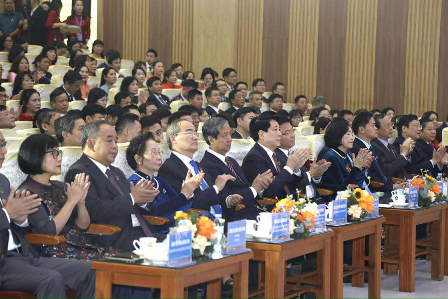 Các đại biểu dự buổi lễ. Ảnh: Lê Cường. bt3.jpg