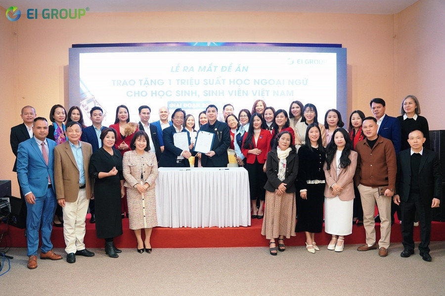 Lễ ký kết diễn ra dưới sự chứng kiến của đông đảo lãnh đạo EI Group tại 34 tỉnh thành trên cả nước. 2.jpg