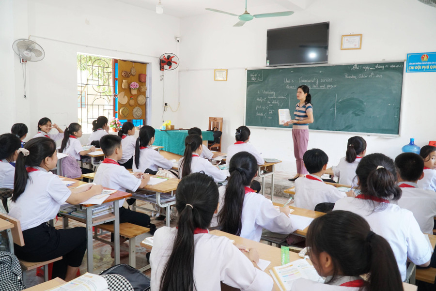 Trường Phổ thông DTNT THCS Con Cuông mượn phòng của Trường Trung cấp nghề DTNT để dạy học. can-canh-truong-dan-toc-noi-tru-con-cuong-2-1551.jpg