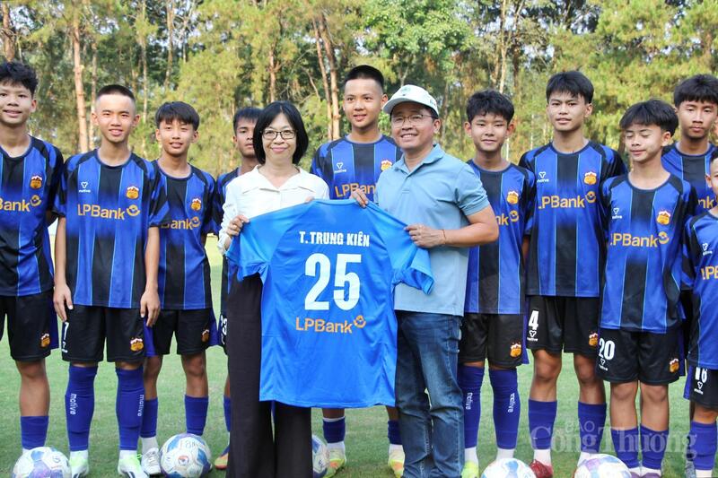 Phía Việt Nam góp mặt 5 đại diện là những trung tâm đào tạo hàng đầu như LPBank Hoàng Anh Gia Lai, PVF, Sông Lam Nghệ An, Hà Nội và Trường Tươi Đồng Nai.