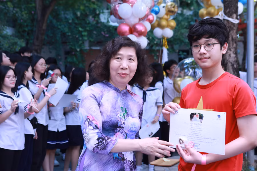 Thầy cô mong các em luôn phấn đấu, nỗ lực trong học tập và cuộc sống. l2.jpg