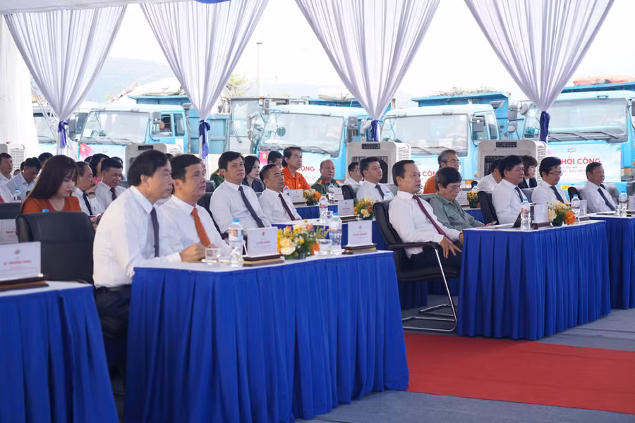 Các đại biểu dự hội nghị. khoi-cong-to-hop-gd-3.jpg