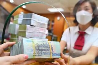 33% người trưởng thành lựa chọn gửi tiền tiết kiệm tại ngân hàng