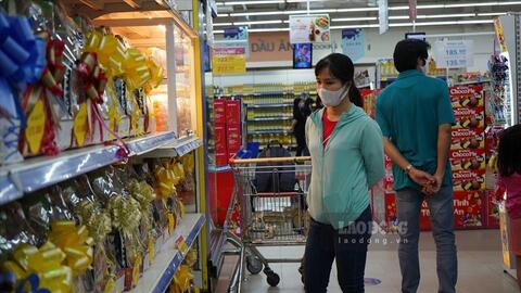 Hàng hóa dồi dào, sôi động kích cầu sắm Tết Nguyên đán 2022