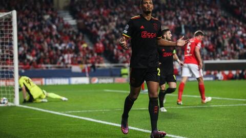 Kết quả Cúp C1 châu Âu: MU may mắn hoà Atletico, Benfica và Ajax rượt đuổi kịch tính