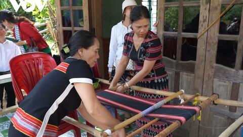 Đà Nẵng tập trung đầu tư, bảo tồn nghề dệt thổ cẩm của đồng bào Cơ Tu