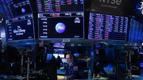 Chứng khoán Mỹ vẫn duy trì đà tăng, S&P 500 tiến sát đỉnh lịch sử