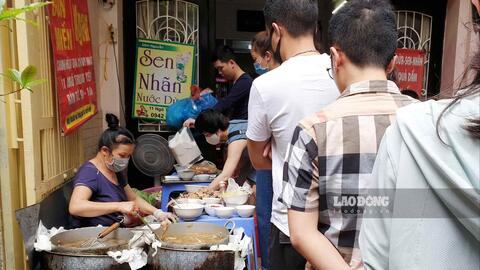 Nghịch lý bún “chửi như hát hay” vẫn đắt hàng ở Hà Nội