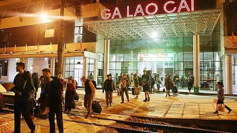 Đường sắt tăng thêm tàu tuyến Hà Nội - Lào Cai phục vụ khách du lịch Sapa