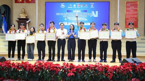 Đại học Quốc gia TP Hồ Chí Minh đạt 2 giải Nhất AI Challenge