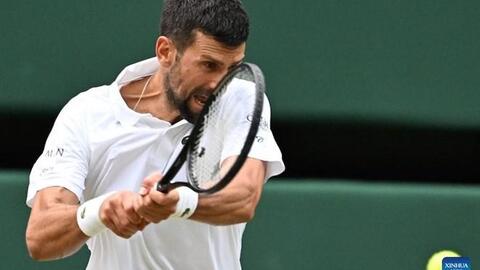Djokovic lần thứ 16 vào tứ kết Wimbledon