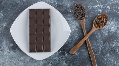 Hạnh nhân và chocolate đen: Bí quyết cải thiện sức khỏe tim mạch