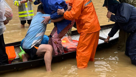 Nhân viên ngành điện Huế hỗ trợ người bệnh cấp cứu kịp thời