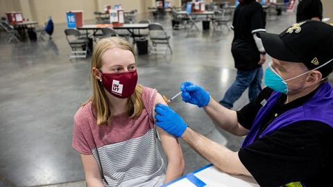 Trẻ em từ 12-17 tuổi ở Mỹ được khuyến nghị tiêm mũi vaccine bổ sung ngừa Covid-19