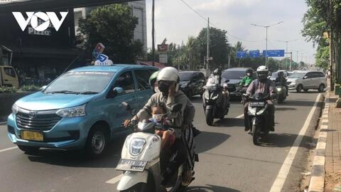 Biến thể Omicron lan rộng, Tổng thống Indonesia kêu gọi “giảm di chuyển, làm việc tại nhà"