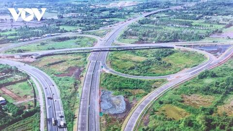 Vì sao cao tốc Trung Lương - Mỹ Thuận 4 làn xe, không có làn dừng khẩn cấp?