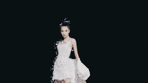 Nhịp Showbiz: Hoà Minzy “thưởng nóng” căn chung cư cho trợ lý dịp 8.3