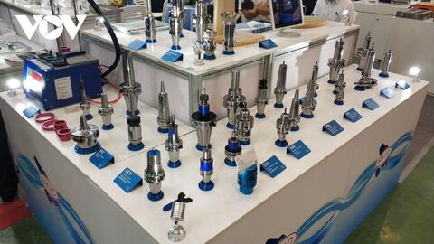 Công nghiệp phụ trợ: Liên kết doanh nghiệp trong và ngoài nước còn rời rạc