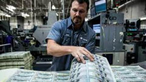 Giá đồng USD neo ở mức cao, chạm đỉnh 2 thập kỷ