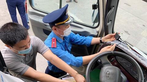 Hà Nội: Nghiêm cấm đưa xe bị thu hồi phù hiệu ra kinh doanh