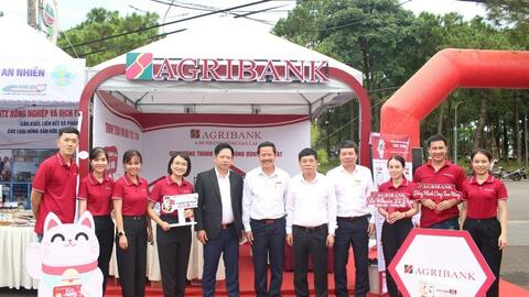 Phụ nữ Gia Lai khởi nghiệp sáng tạo cùng phiên chợ “Không dùng tiền mặt"