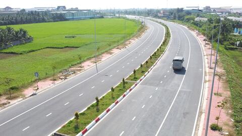 Những tuyến đường huyết mạch góp phần phát triển kinh tế - xã hội