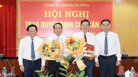 Tỉnh ủy Bình Dương trao quyết định về công tác cán bộ