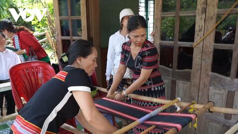 Đà Nẵng tập trung đầu tư, bảo tồn nghề dệt thổ cẩm của đồng bào Cơ Tu