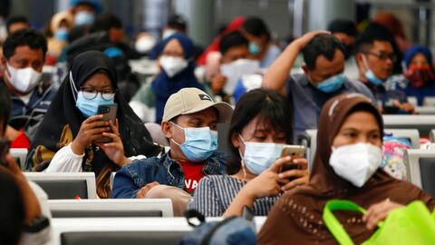 Bệnh viêm phổi bùng phát ở Jakarta, Indonesia hối thúc người dân đeo khẩu trang