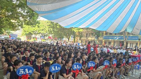 Khai giảng của con, niềm vui của cha mẹ